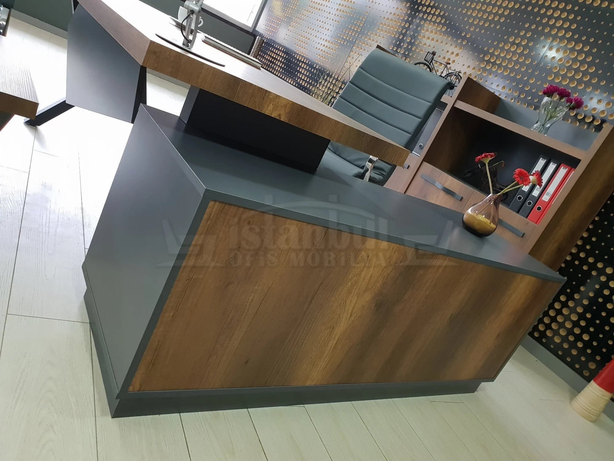 İstanbul Ofis Yönetici Masa Takımı Elegant - Barok Antrasit ISTANBUL