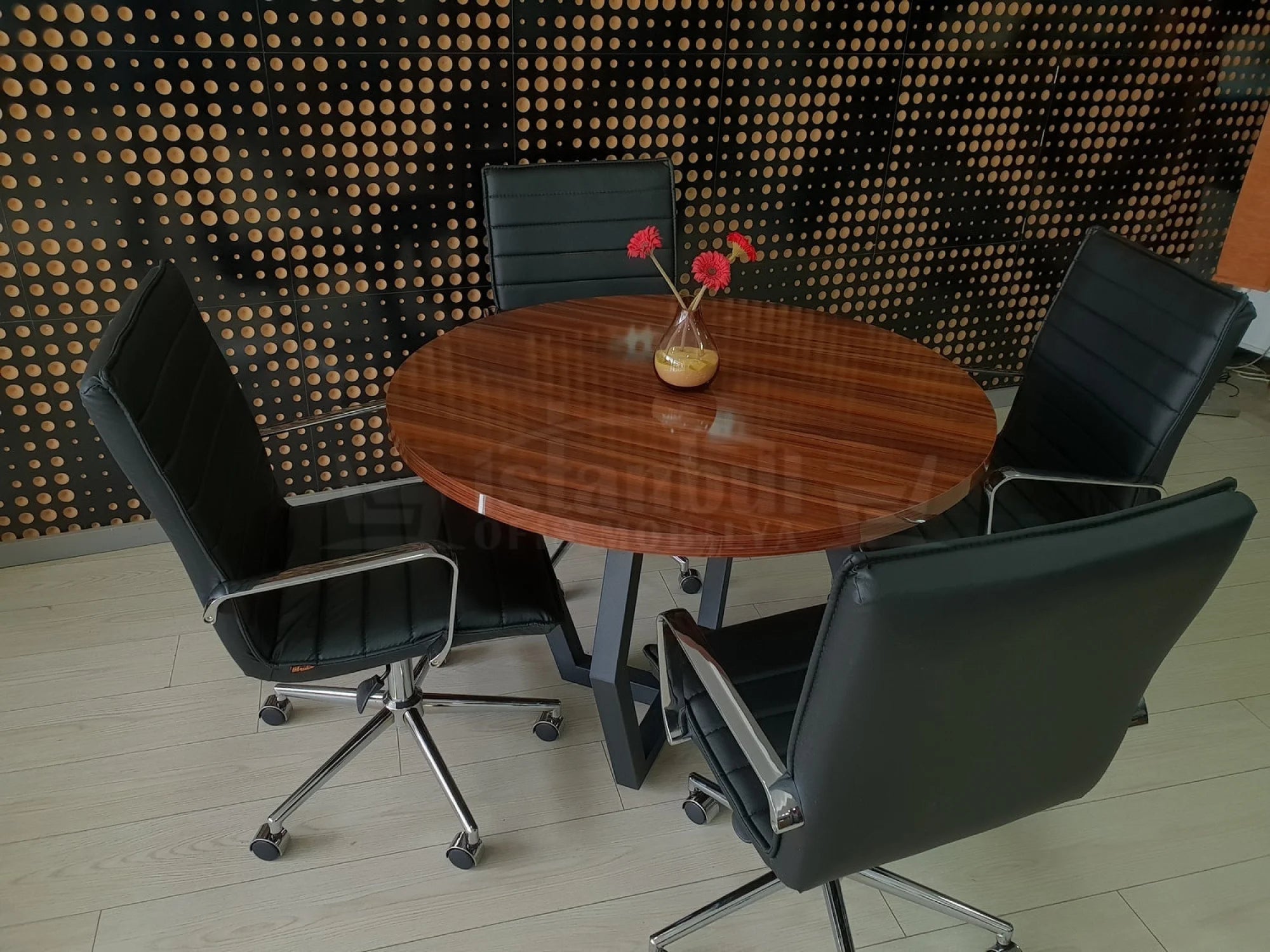Yuvarlak Toplantı Masası Dubai ISTANBUL
