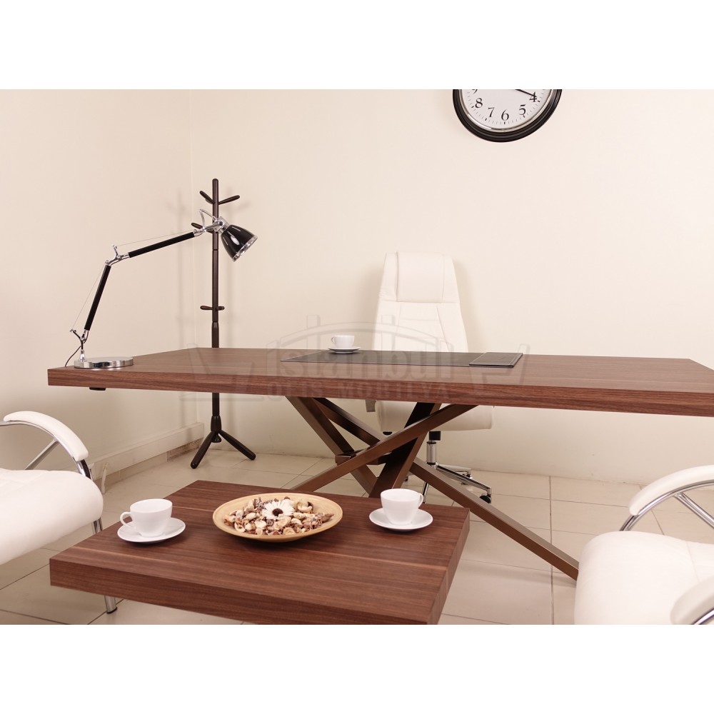 Bayern Vorstand Walnut