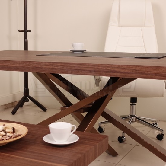 Bayern Executive Teams Walnut