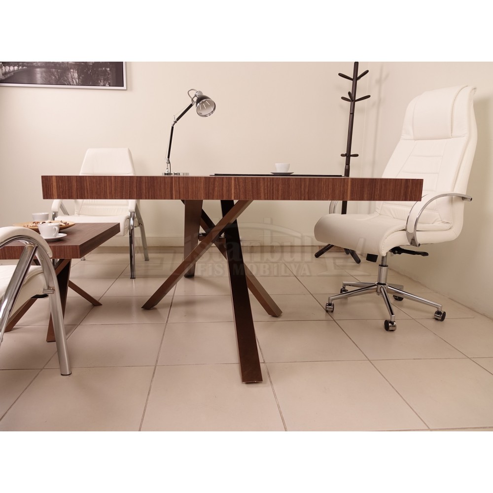 Bayern Vorstand Walnut