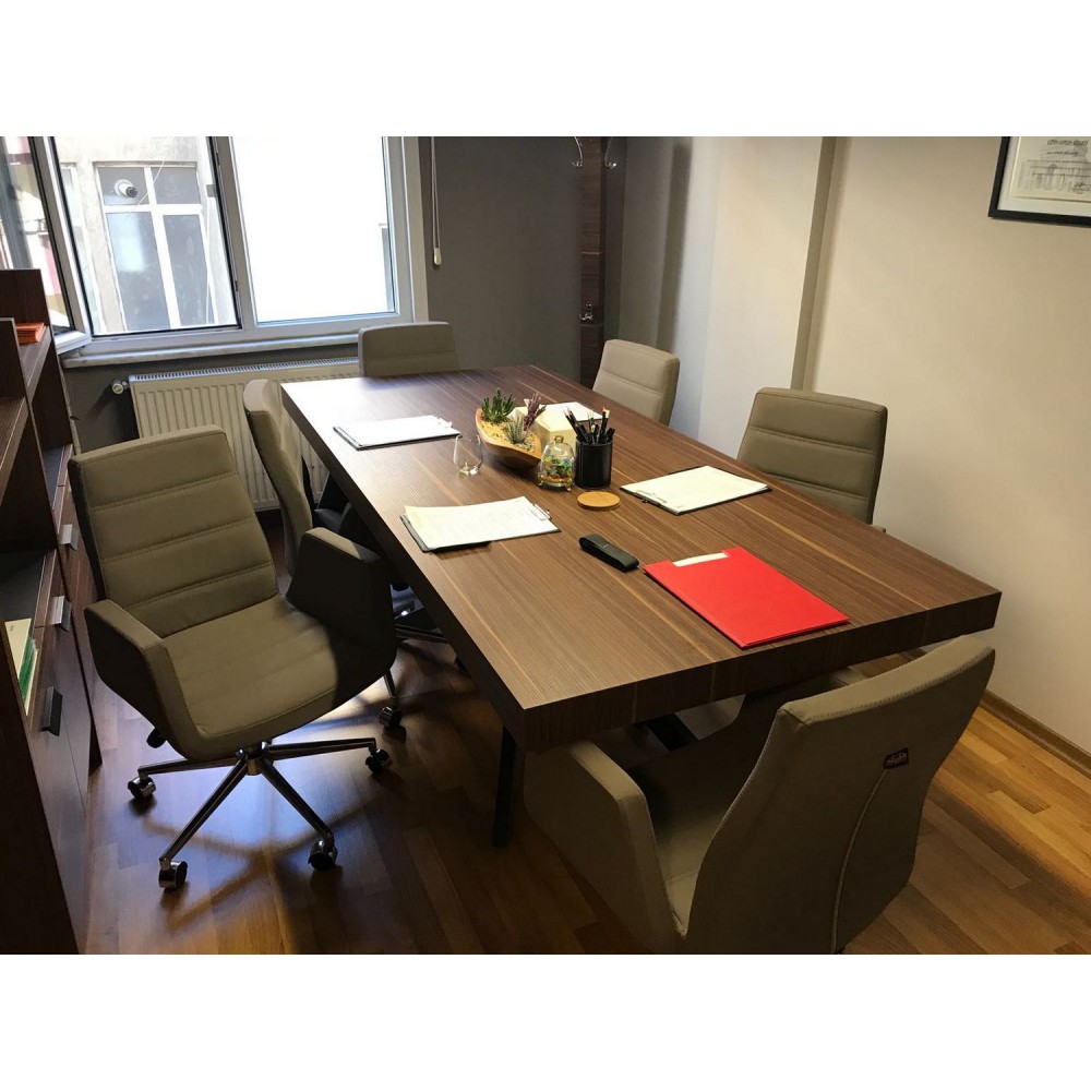 Rechtsanwalt Fatih Büromöbel-Team