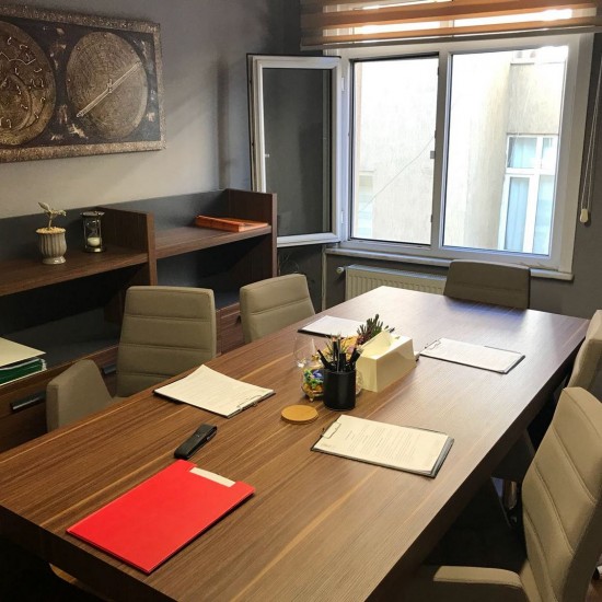 Rechtsanwalt Fatih Büromöbel-Team