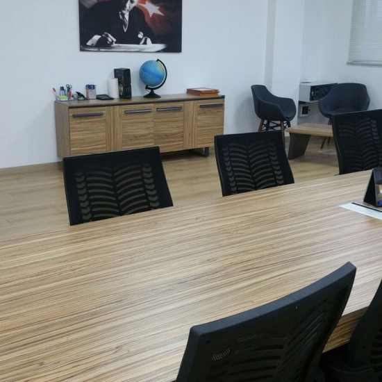 Long Table Konferenzraum Für Elektronisches Zeitalter