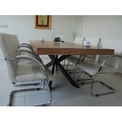 Lexus Besprechungstisch