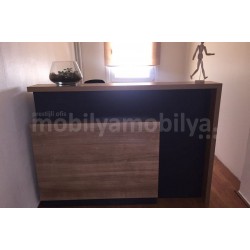 Frau Taksim Büromöbel Tulpen