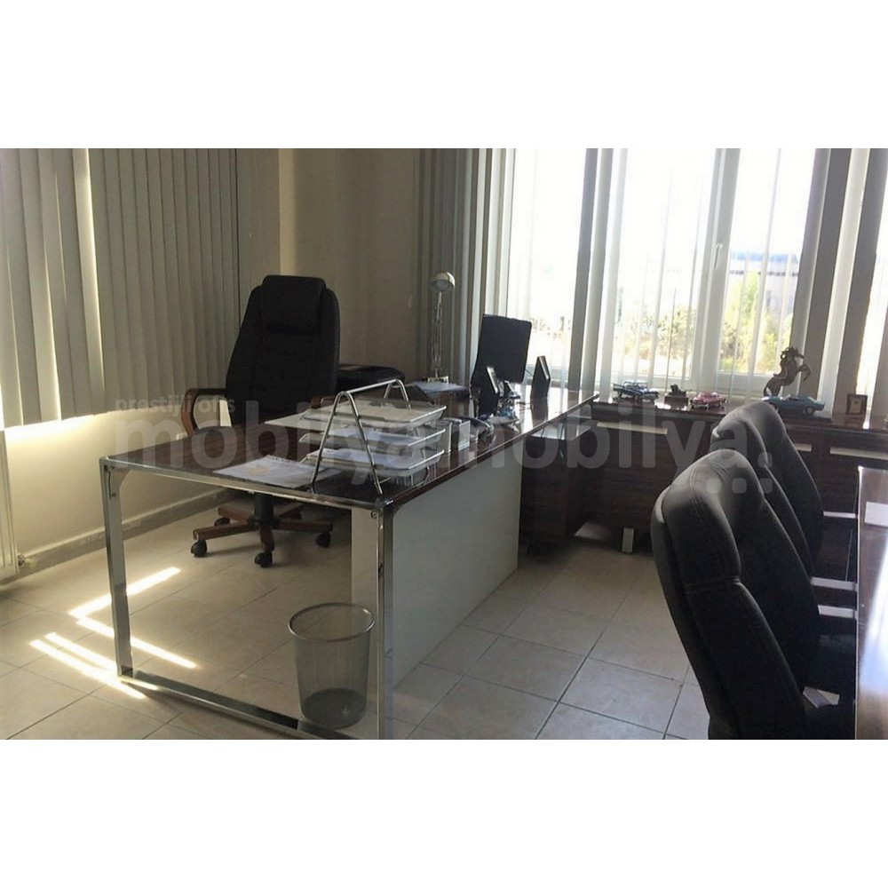 Verschiedene Büromöbel Sonstiges Geschehen