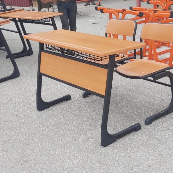 Doppel Schule-Schreibtisch