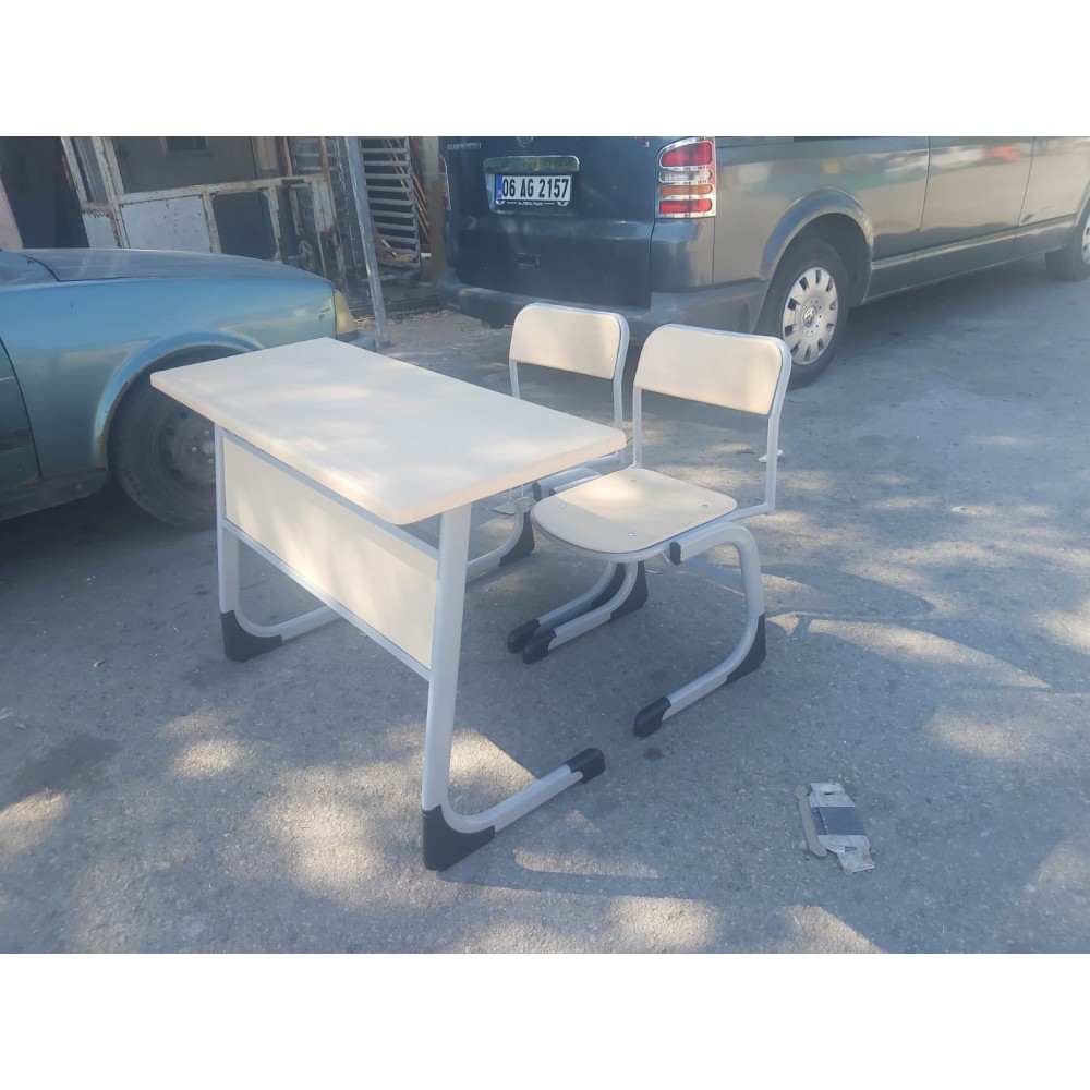 Doppel Schule-Schreibtisch