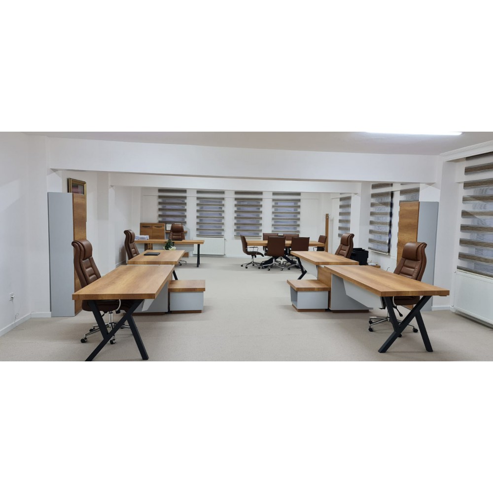 Mitarbeiter Tische Istanbul.