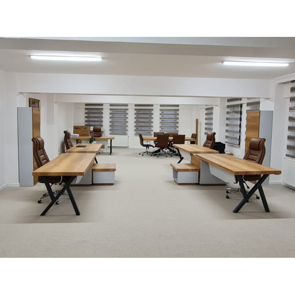 Mitarbeiter Tische Istanbul.