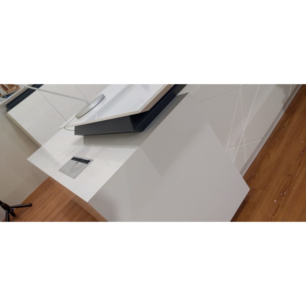 Signature Executive Sets White