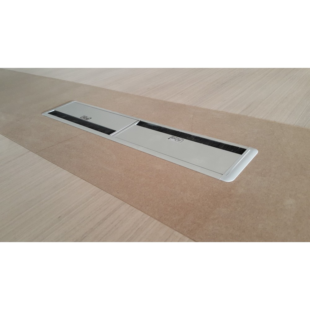 Holzbesprechungstisch