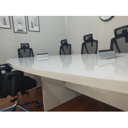 Großer Ovaler Besprechungstabelle Weiß