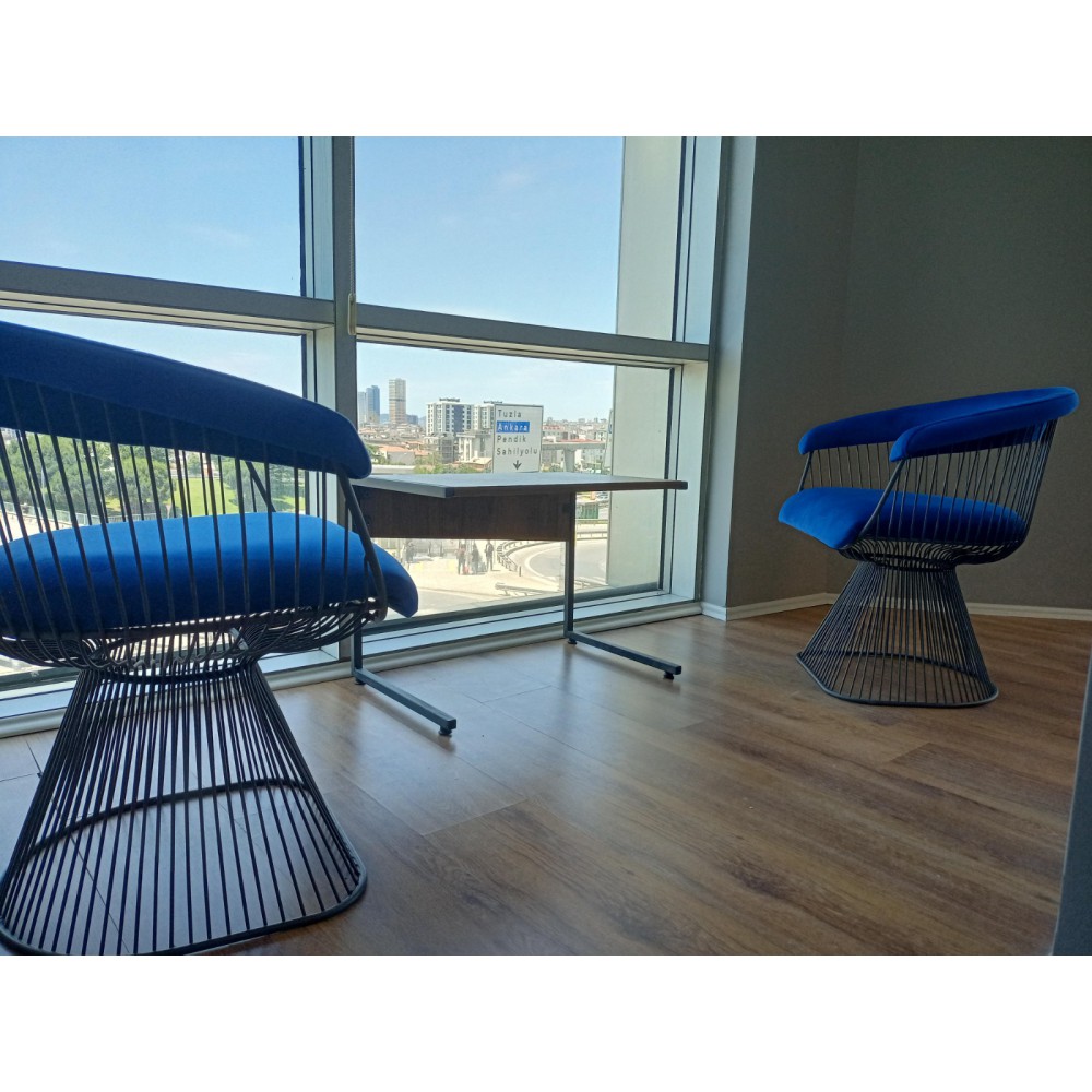 Dekorative Drahtstuhl