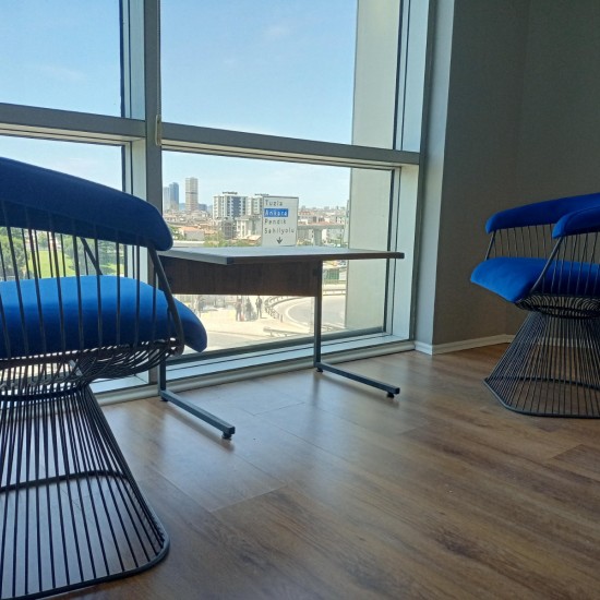 Dekorative Drahtstuhl