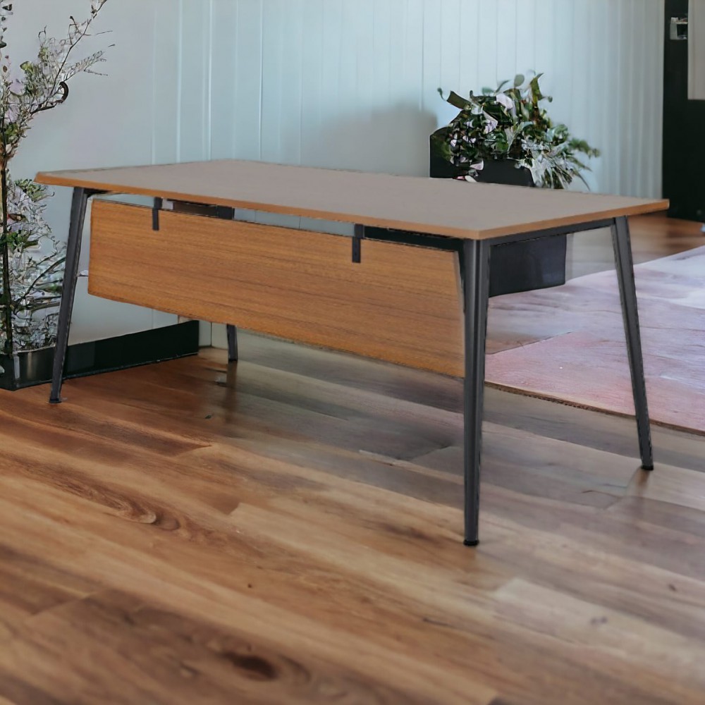 Colmer-Büroschreibtisch