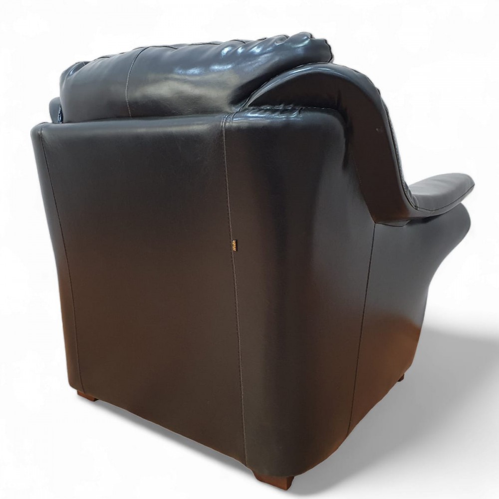 Balderico Single Sofa.