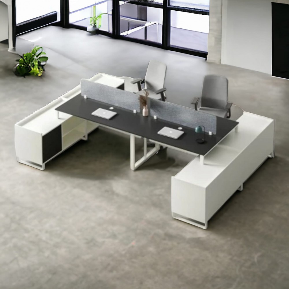 Stabiler Schreibtisch