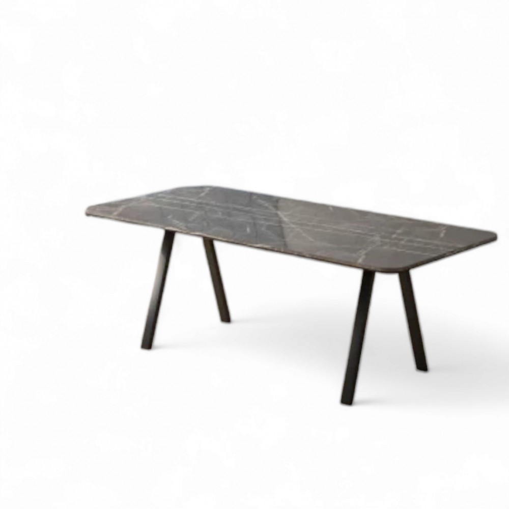 İbadan-Besprechungstisch