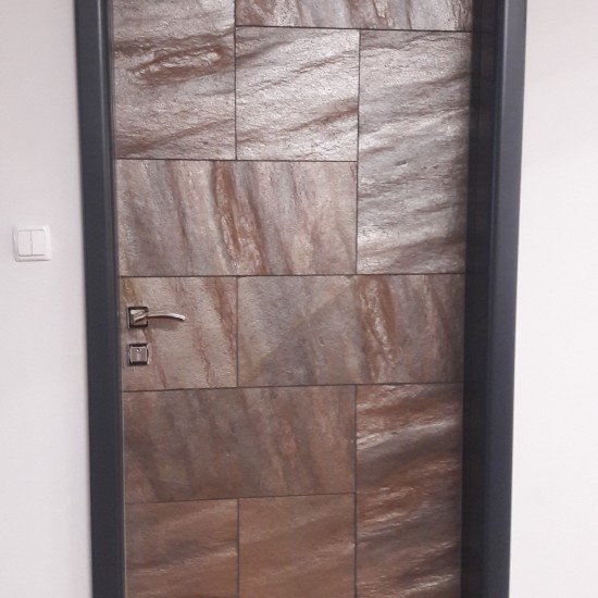 Trennwandsysteme für Steintüren