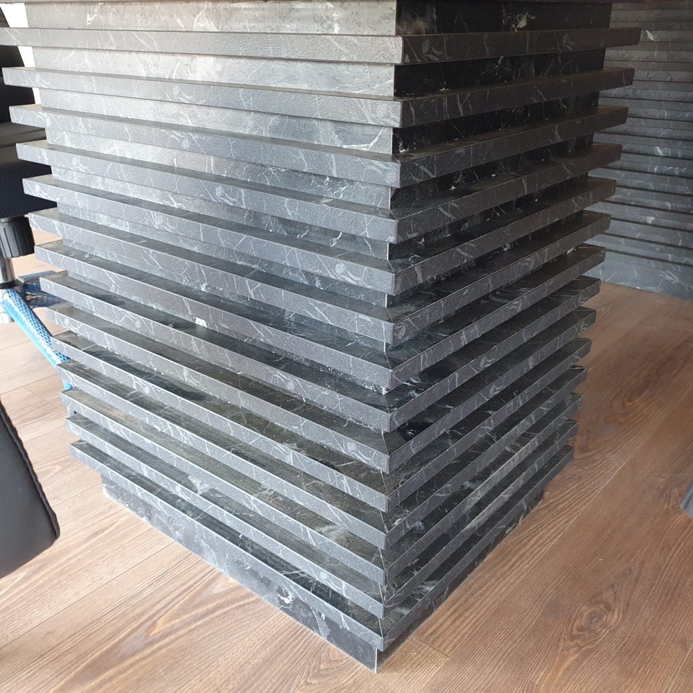 Rom-Besprechungstisch