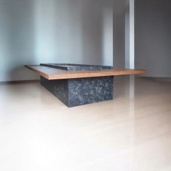 Besprechungstisch aus Holz mit Marmormuster