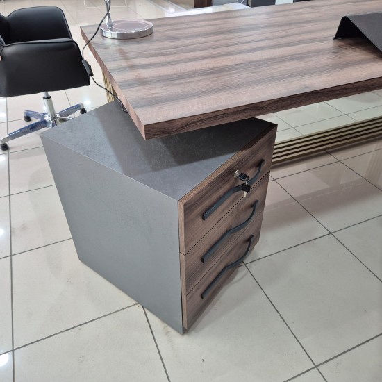 Executive-Set