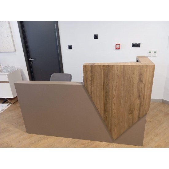 Welcome Desk Rom