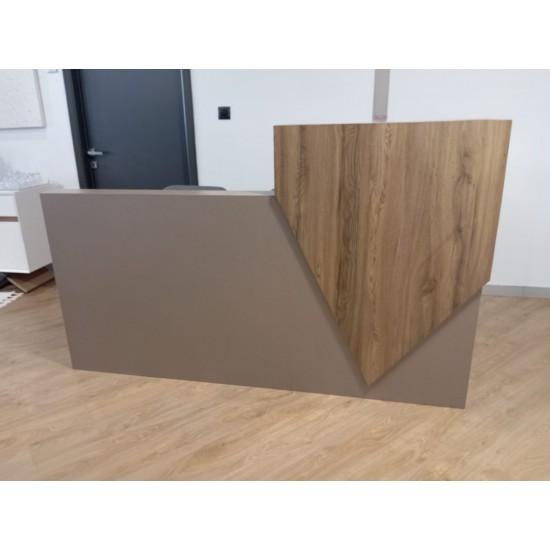 Welcome Desk Rom