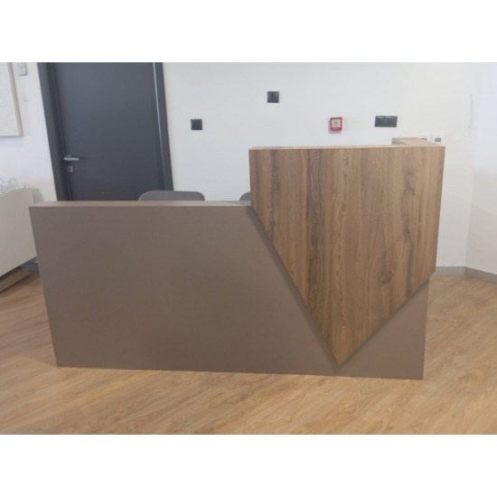 Welcome Desk Rom