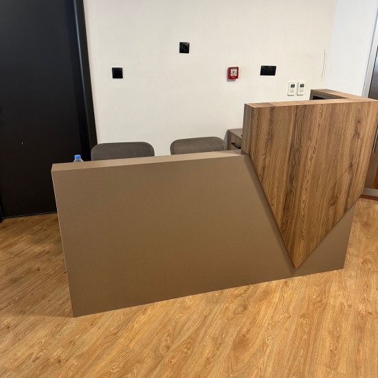 Welcome Desk Rom