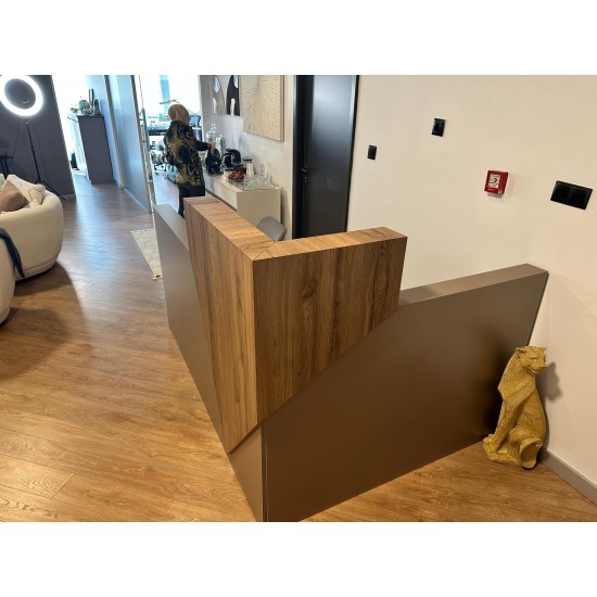 Welcome Desk Rom