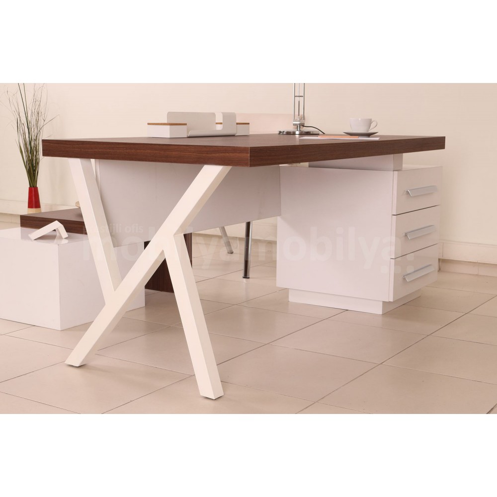 Canberra Executive Teams Victory Walnut