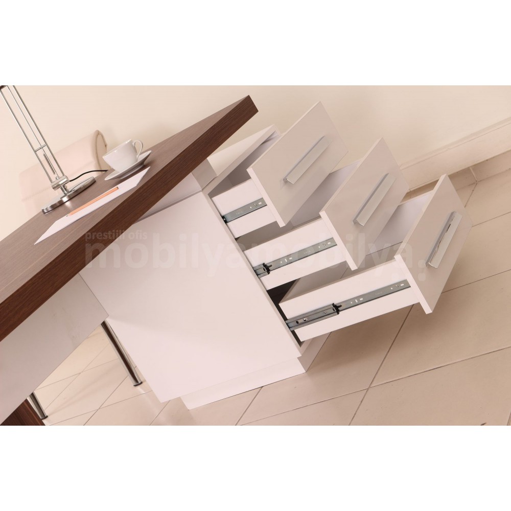 Canberra Executive Teams Victory Walnut