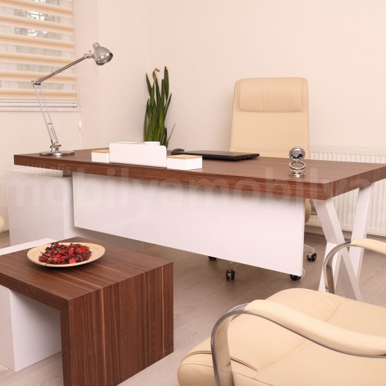 Canberra Executive Teams Victory Walnut