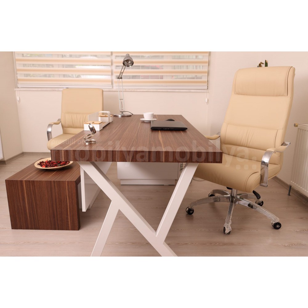 Canberra Executive Teams Victory Walnut